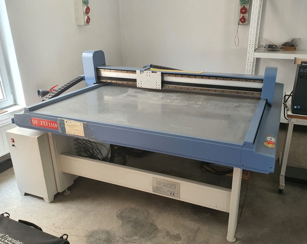 Precision Carton Box Sample Maker Snijmachine voor verpakkingen en gegolfd papier