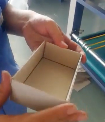 Automatische hardcover V-groefsnijmachine voor het maken van kartonnen MDF-messen en stijve dozen